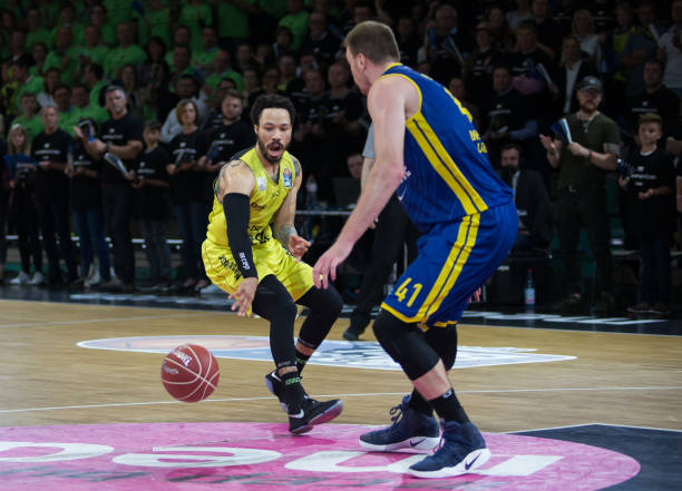 人与灰熊的 人与灰熊的