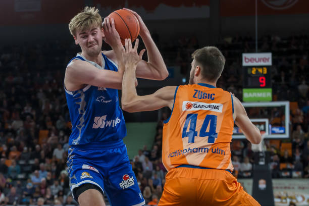 仅仅是一场 仅仅是一场