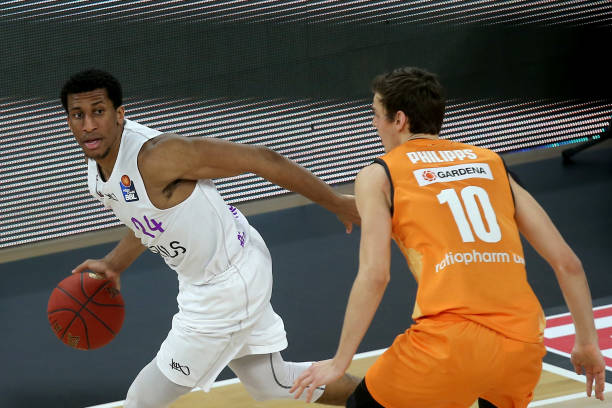 年来吸引了 年来吸引了